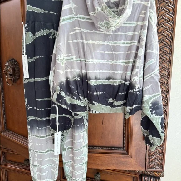 Young Fabulous & Broke Black and Green Tie-Dye Jogger Set - Picture 2 of 7